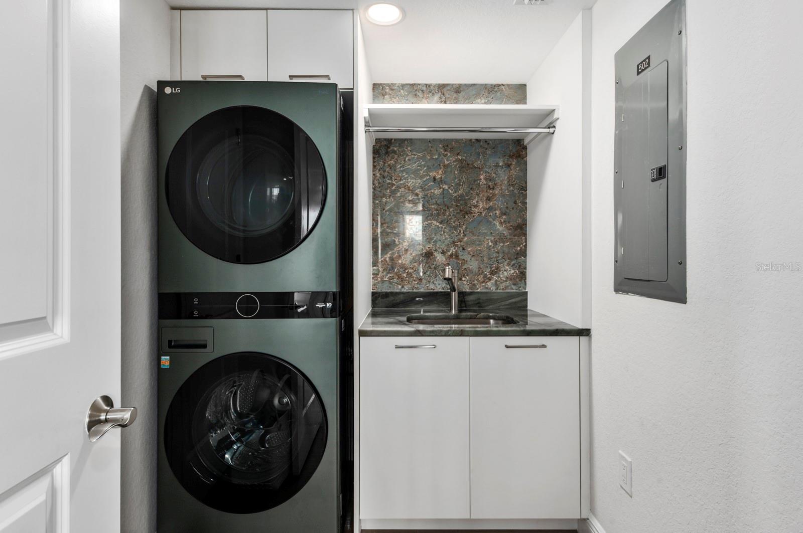 HARBOR VIEW ON GOLDEN GATE POINT - Residential