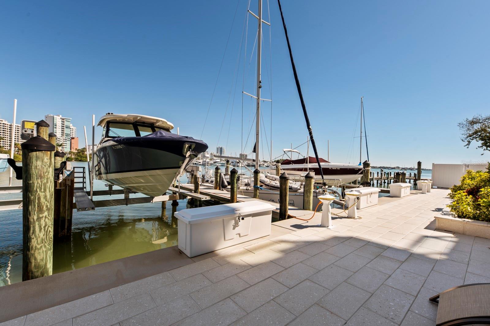 HARBOR VIEW ON GOLDEN GATE POINT - Residential