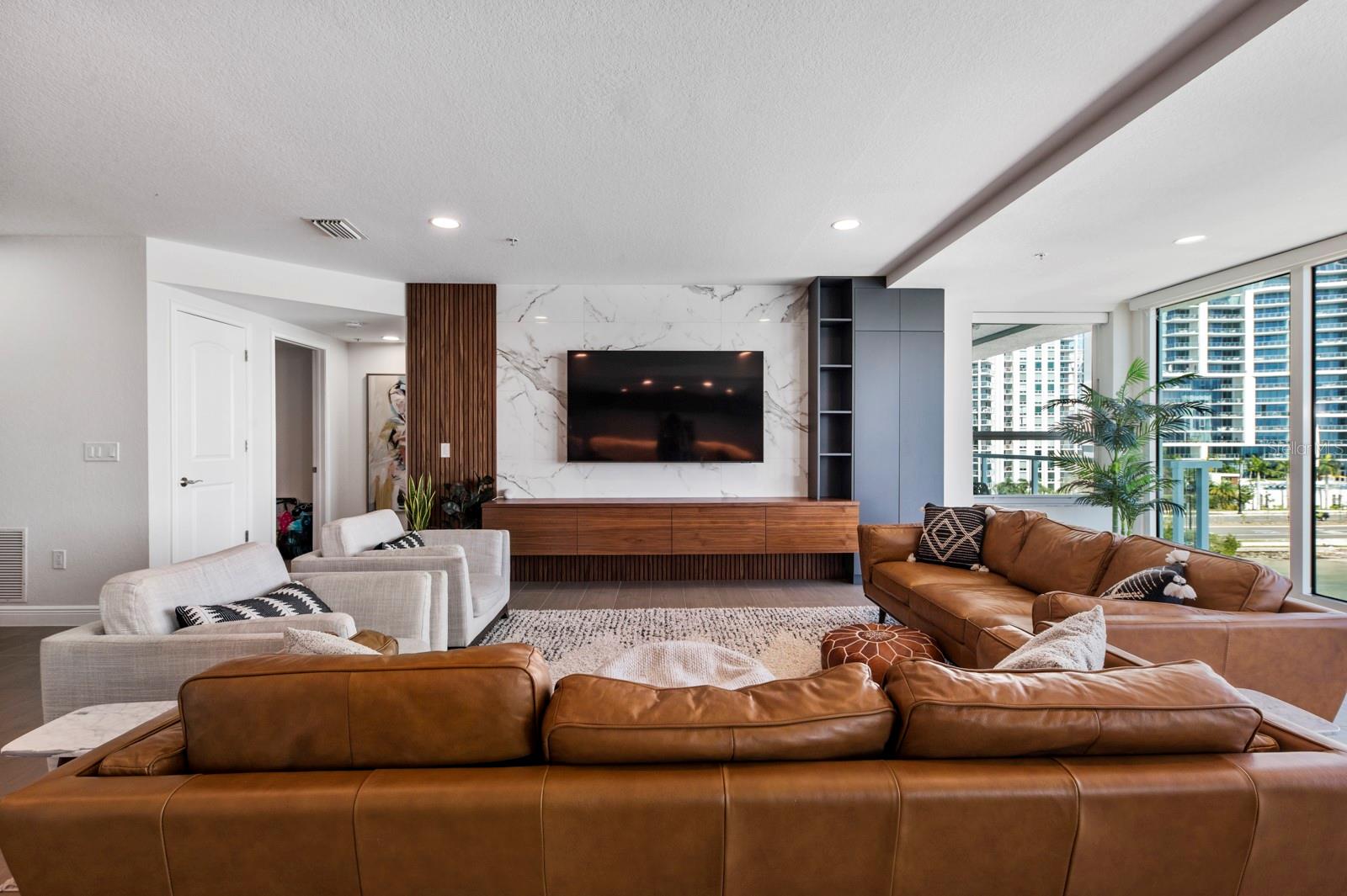 HARBOR VIEW ON GOLDEN GATE POINT - Residential