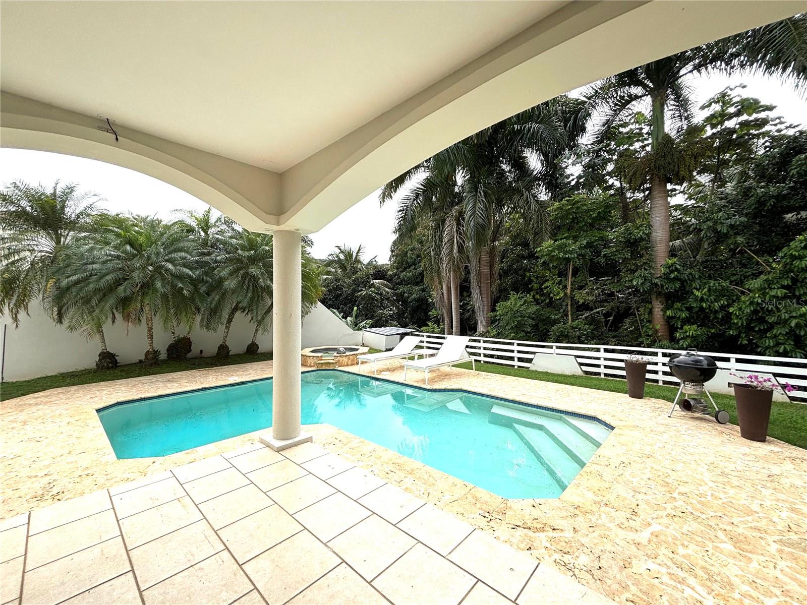 VILLA MERCEDES HOA - Residential