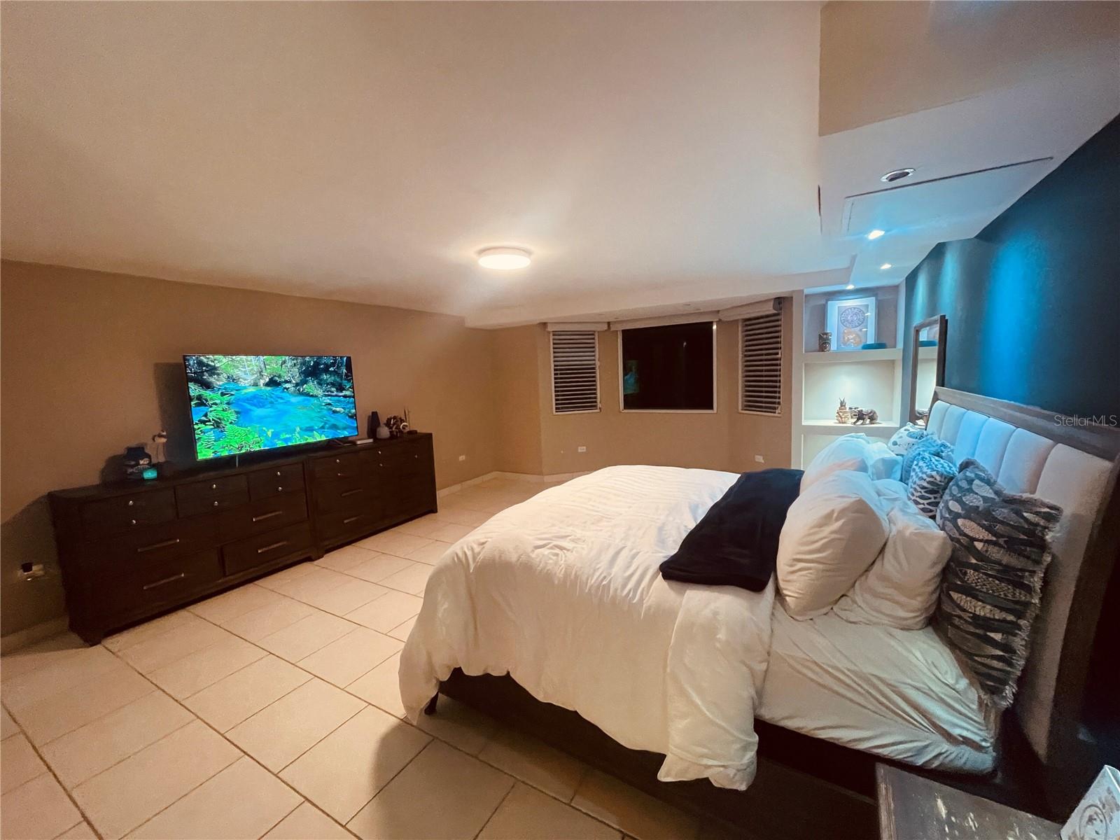 VILLA MERCEDES HOA - Residential