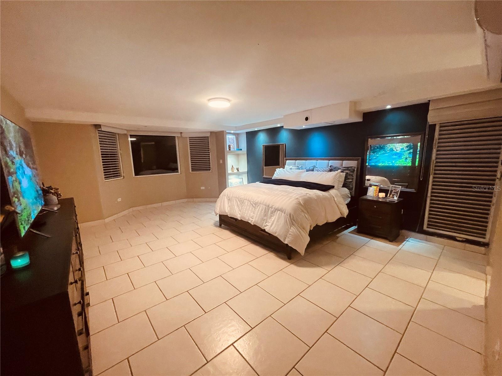 VILLA MERCEDES HOA - Residential