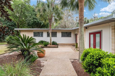 Photo of 2111 SW 44th Avenue, Gainesville, FL 32608 (MLS # GC538796)