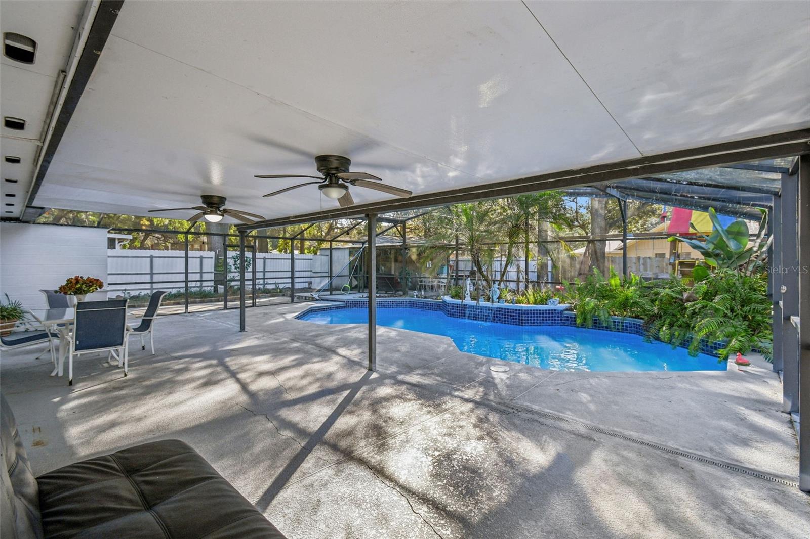 ROLLING OAKS - Residential