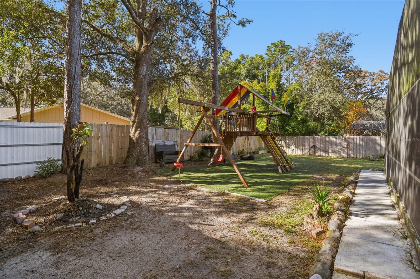 ROLLING OAKS - Residential