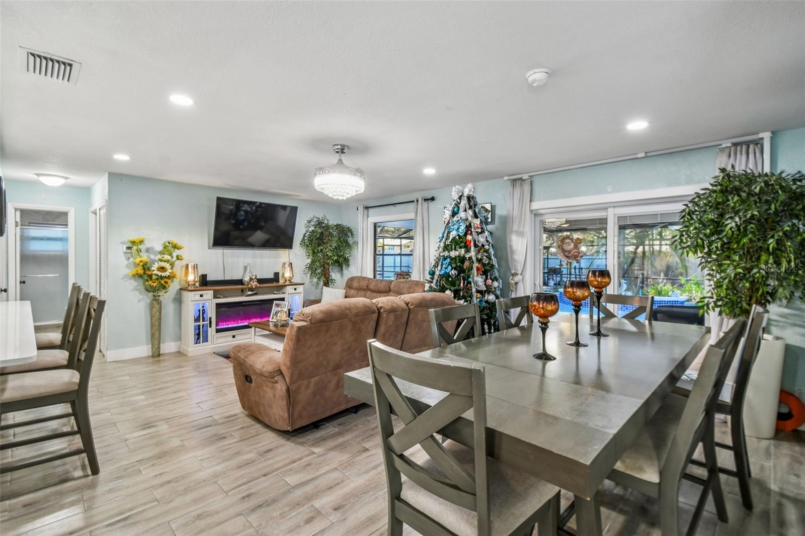 ROLLING OAKS - Residential