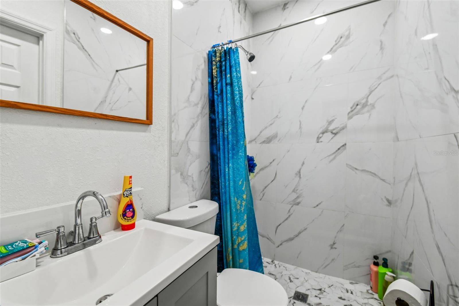 ROLLING OAKS - Residential