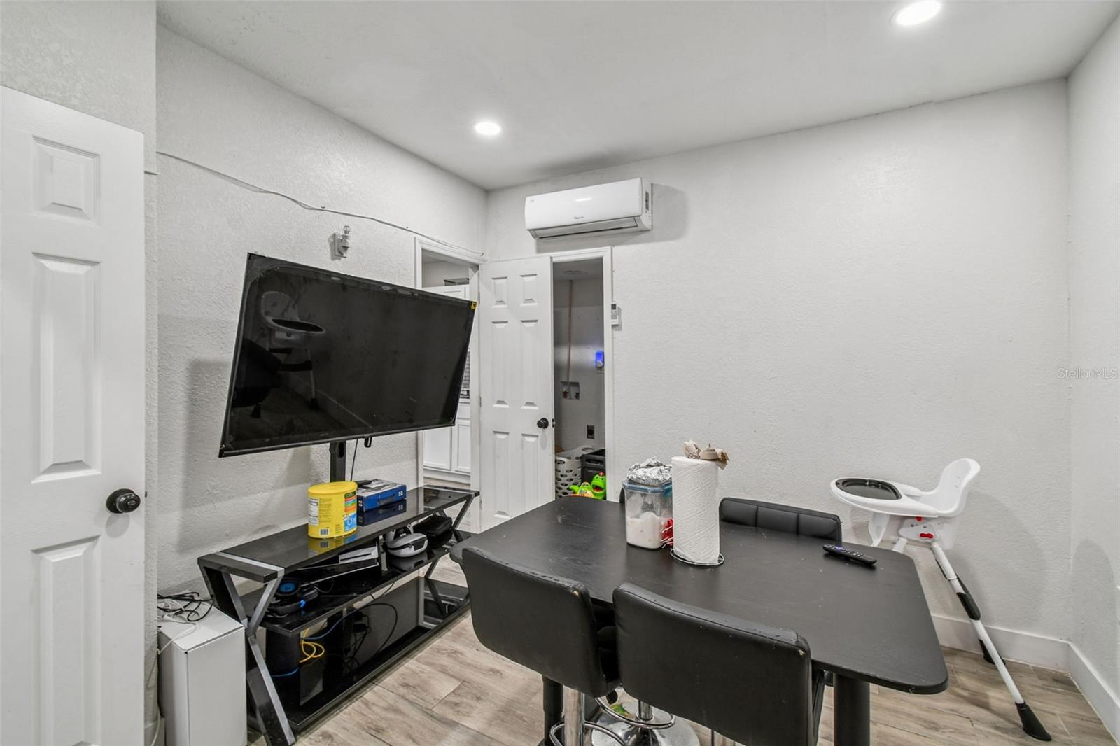 ROLLING OAKS - Residential