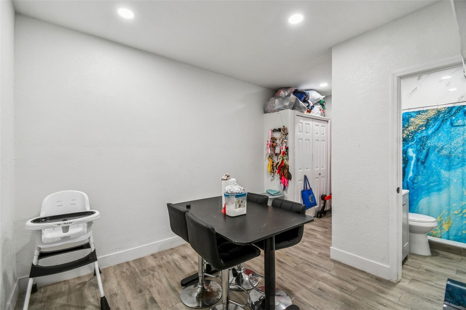 ROLLING OAKS - Residential