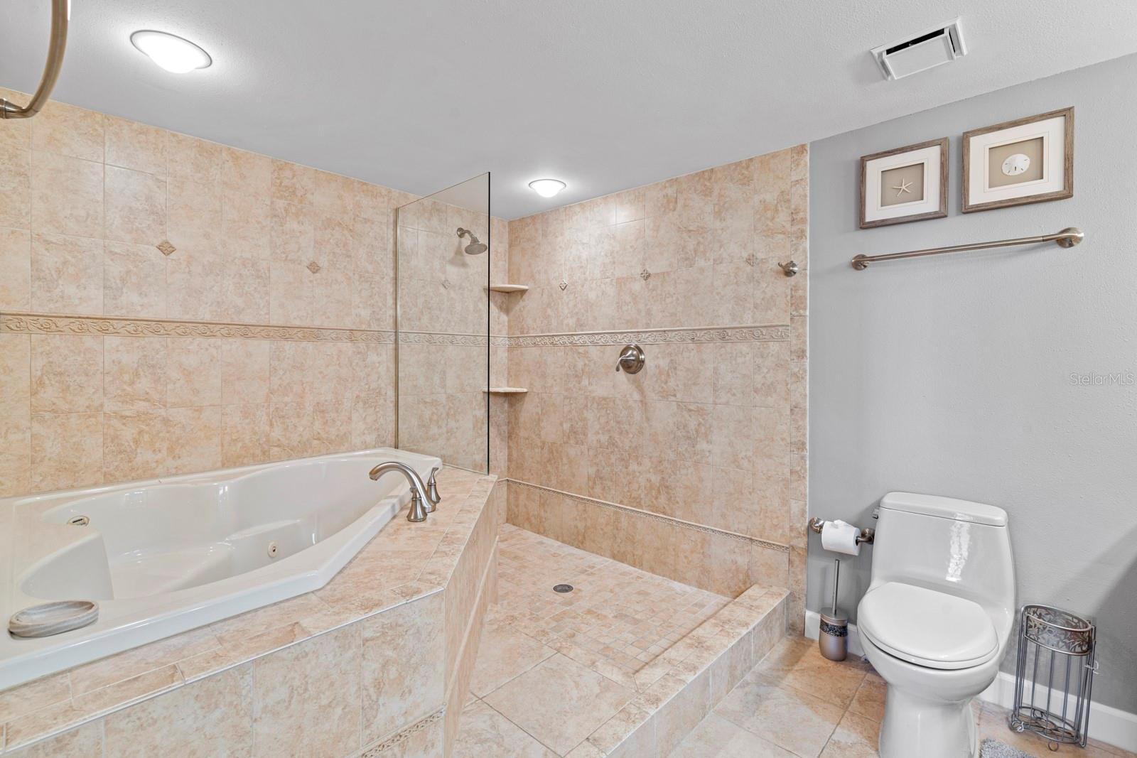 SILVER SANDS BEACH & RACQUET CLUB - Residential