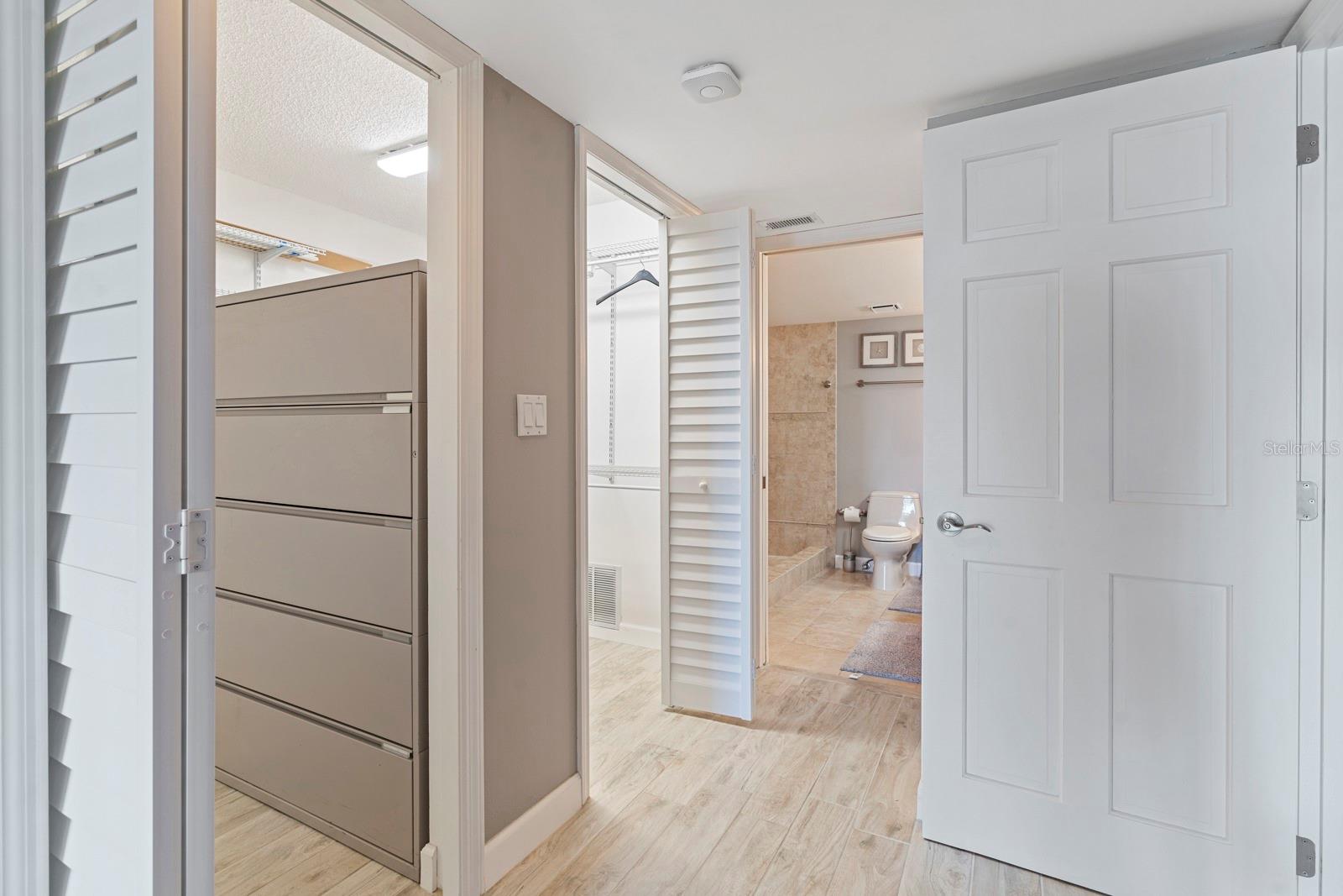 SILVER SANDS BEACH & RACQUET CLUB - Residential