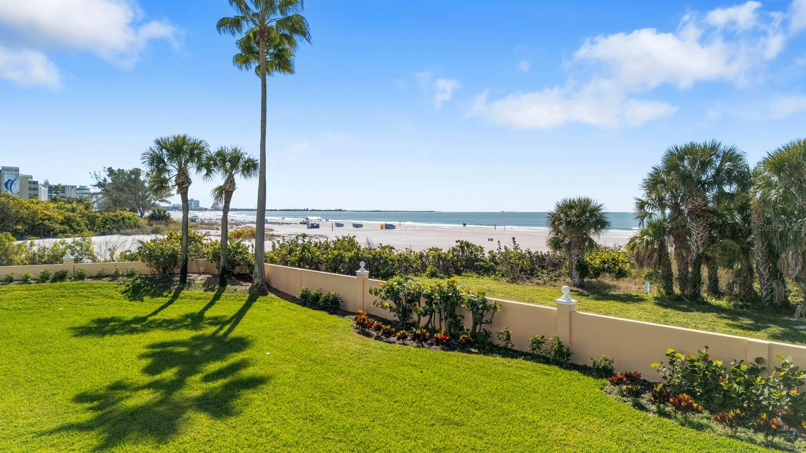 SILVER SANDS BEACH & RACQUET CLUB - Residential