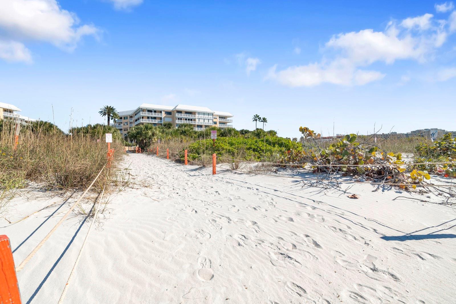 SILVER SANDS BEACH & RACQUET CLUB - Residential