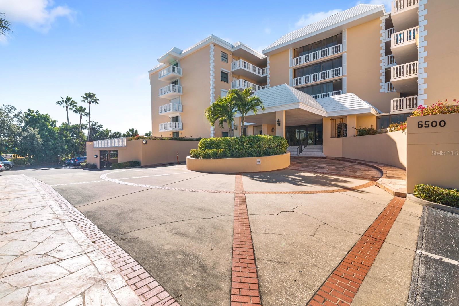 SILVER SANDS BEACH & RACQUET CLUB - Residential