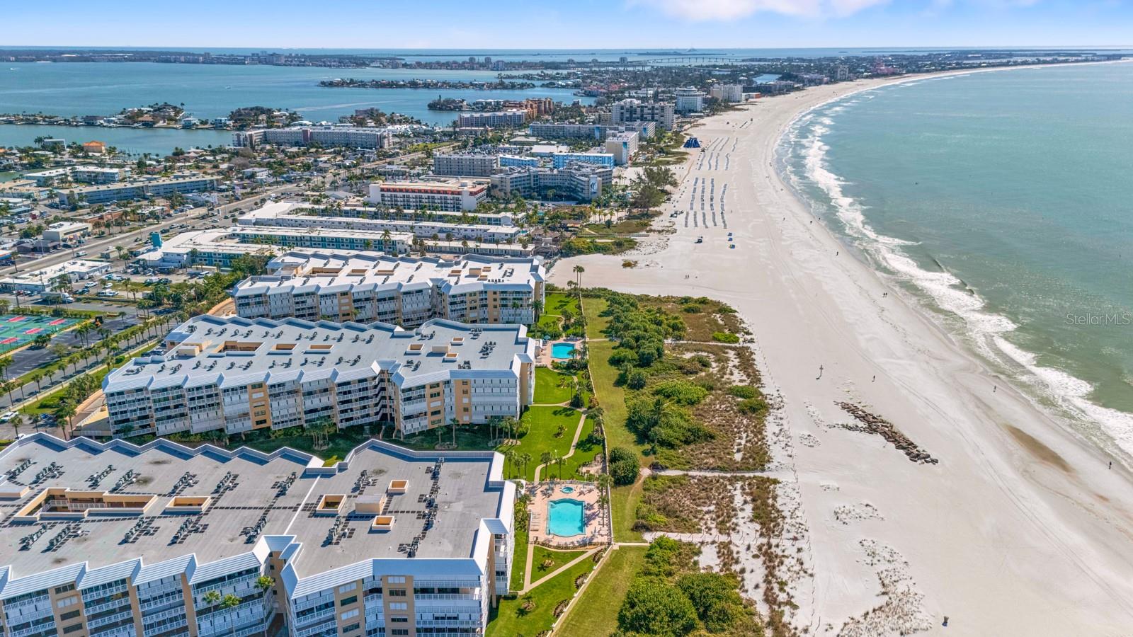 SILVER SANDS BEACH & RACQUET CLUB - Residential