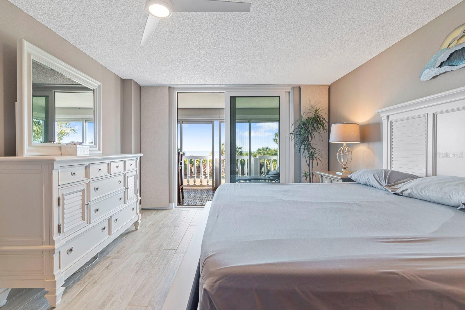 SILVER SANDS BEACH & RACQUET CLUB - Residential