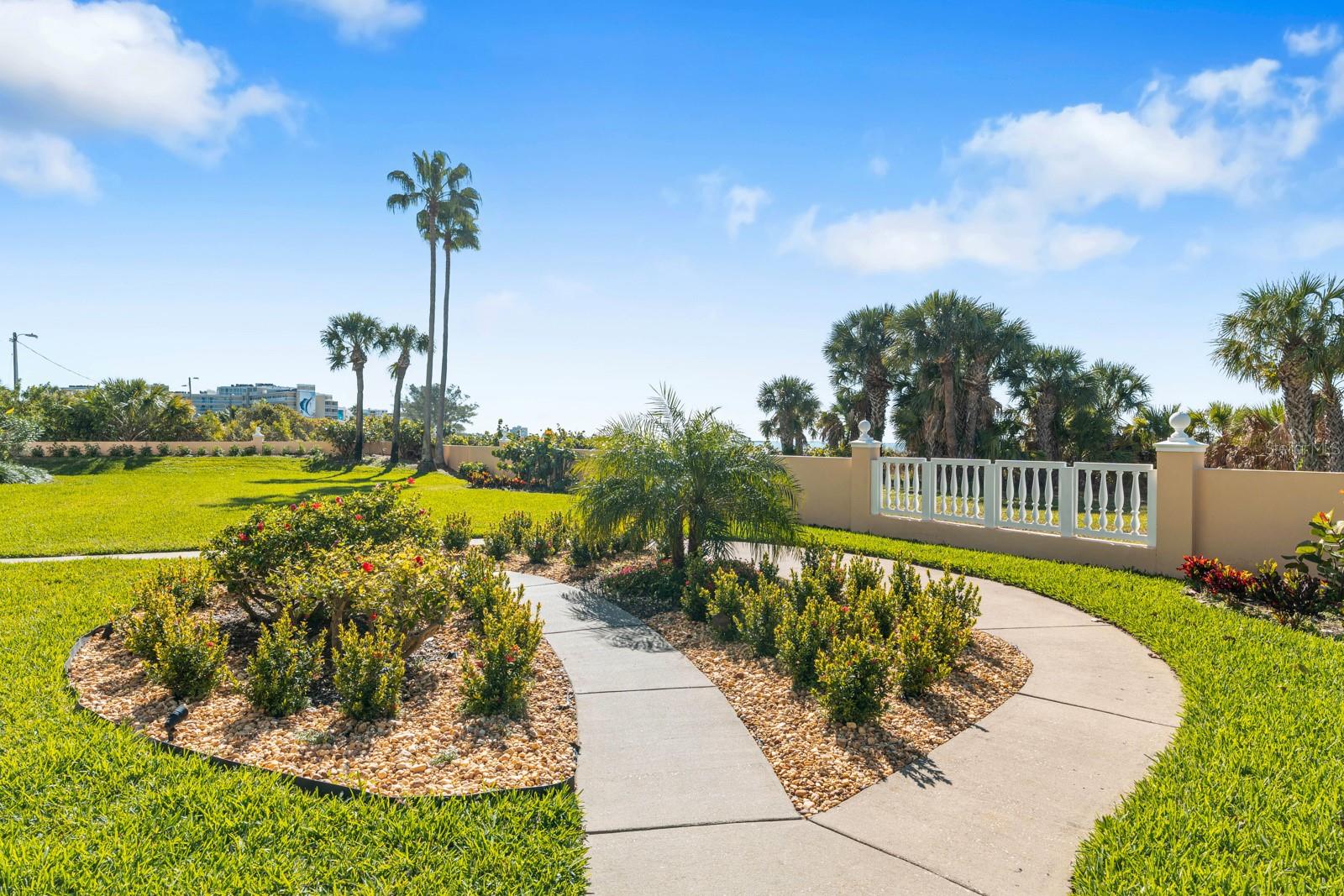 SILVER SANDS BEACH & RACQUET CLUB - Residential