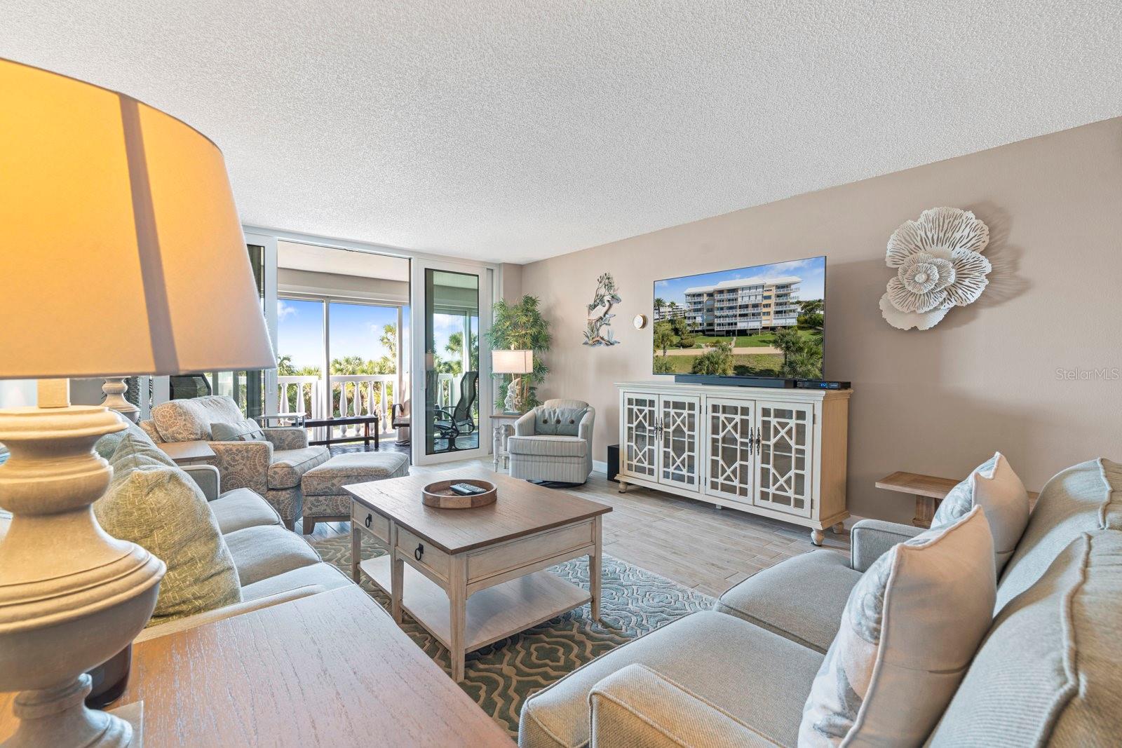 SILVER SANDS BEACH & RACQUET CLUB - Residential