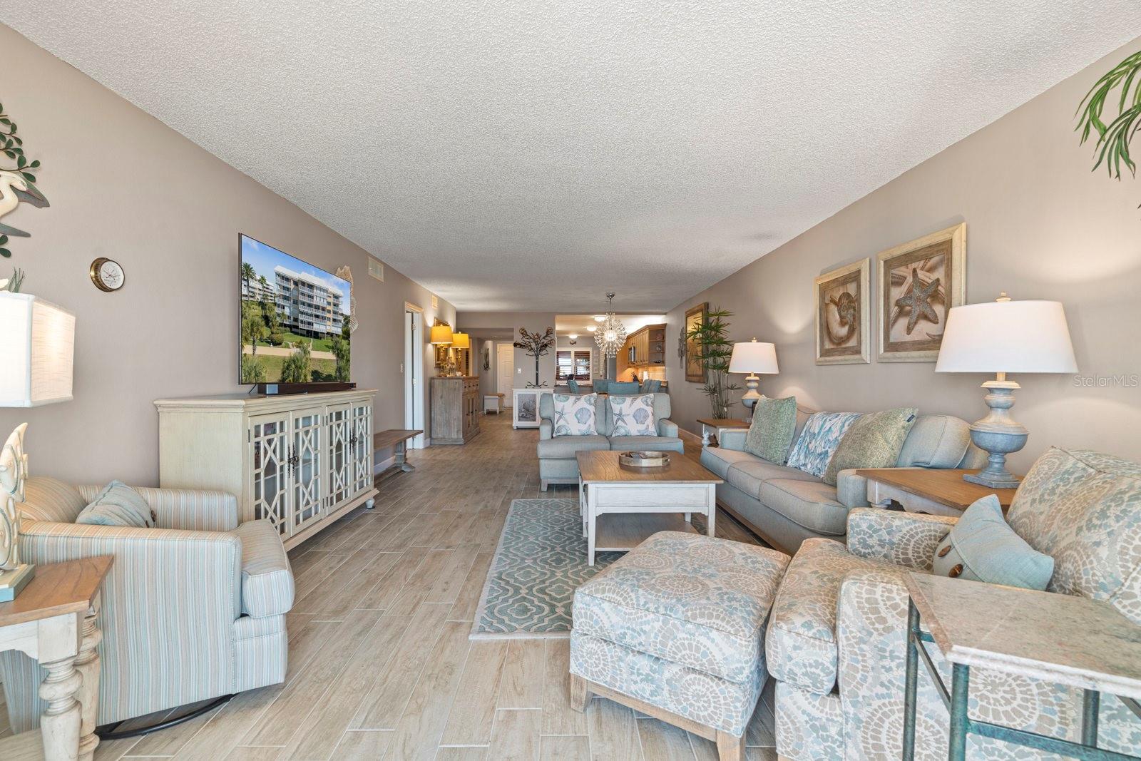 SILVER SANDS BEACH & RACQUET CLUB - Residential