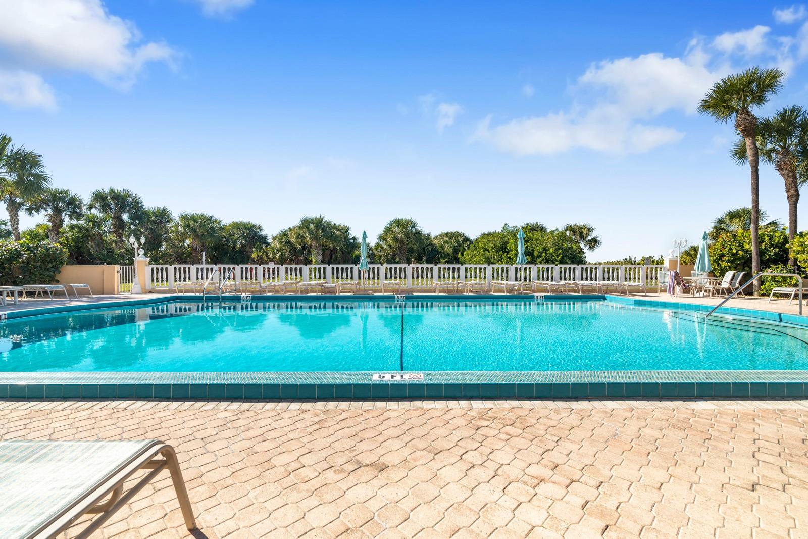 SILVER SANDS BEACH & RACQUET CLUB - Residential