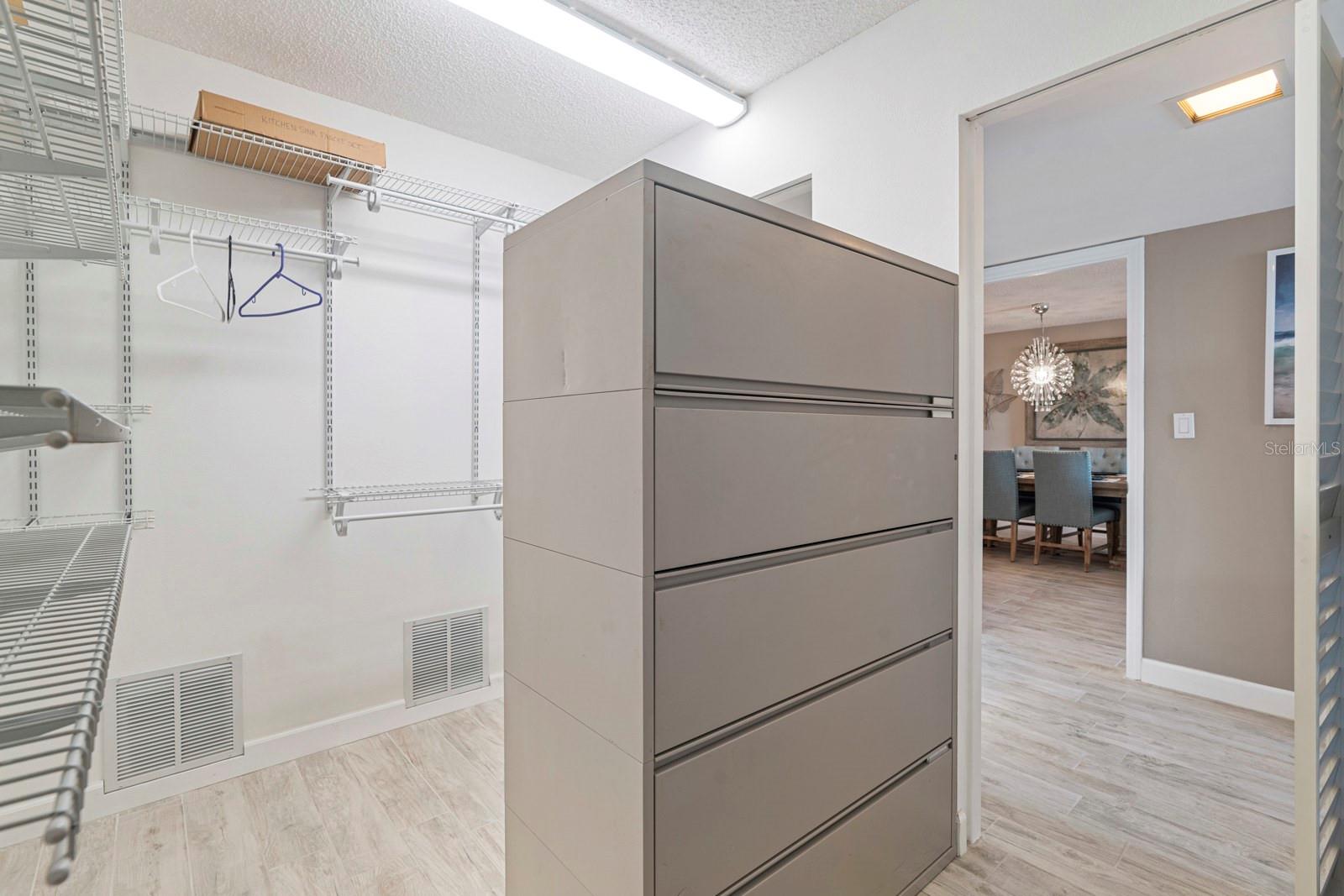 SILVER SANDS BEACH & RACQUET CLUB - Residential