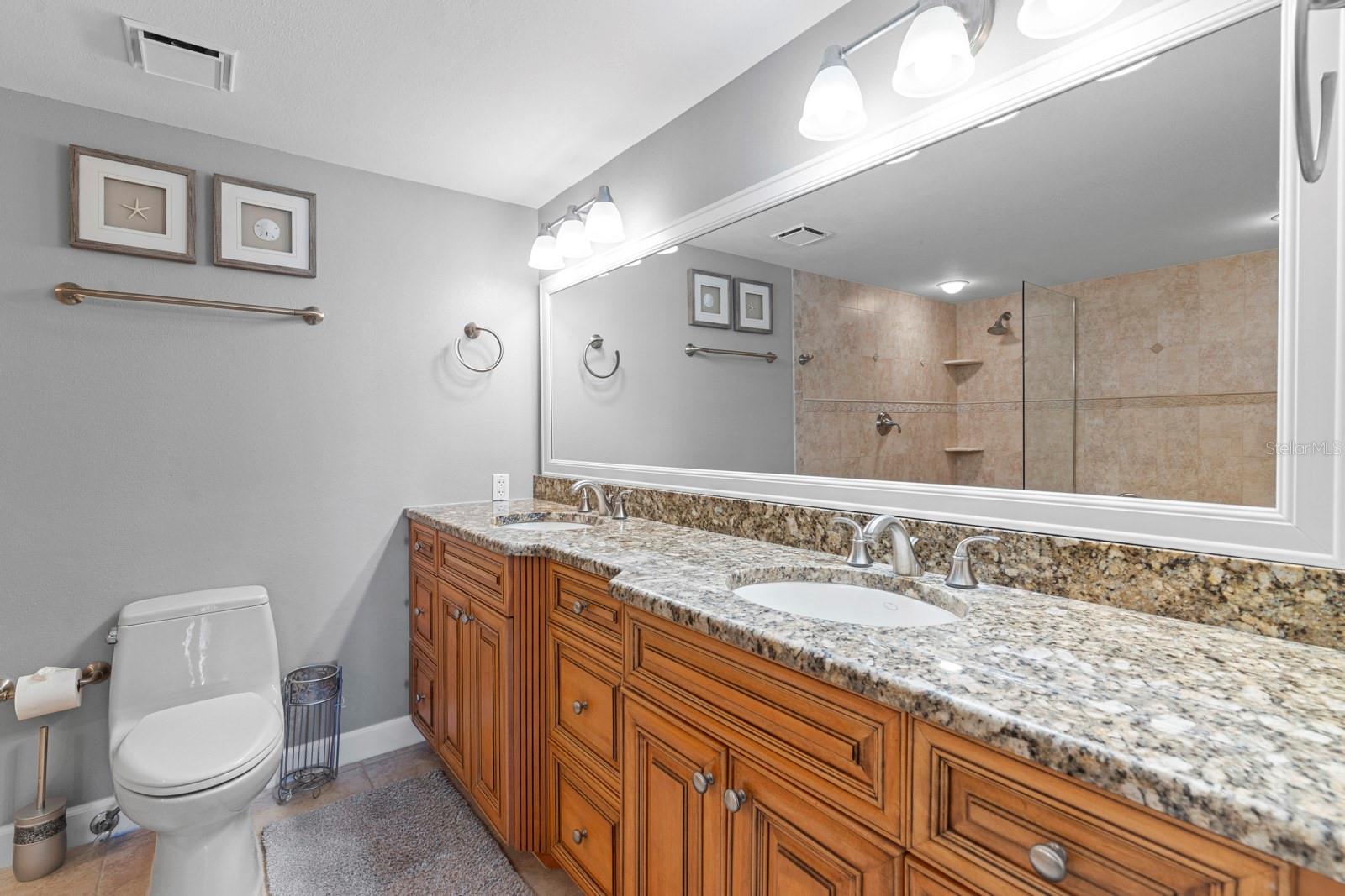 SILVER SANDS BEACH & RACQUET CLUB - Residential