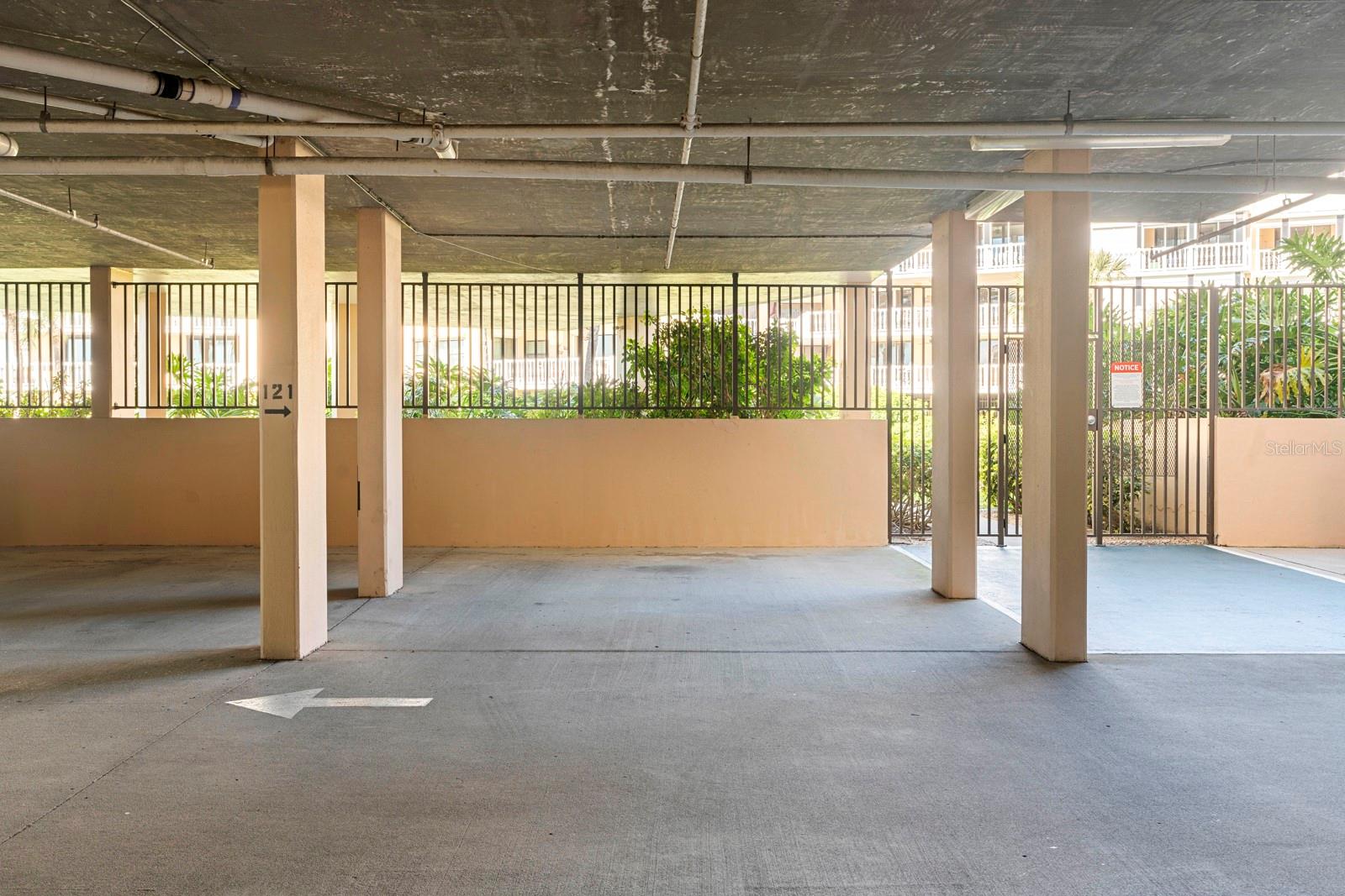 SILVER SANDS BEACH & RACQUET CLUB - Residential