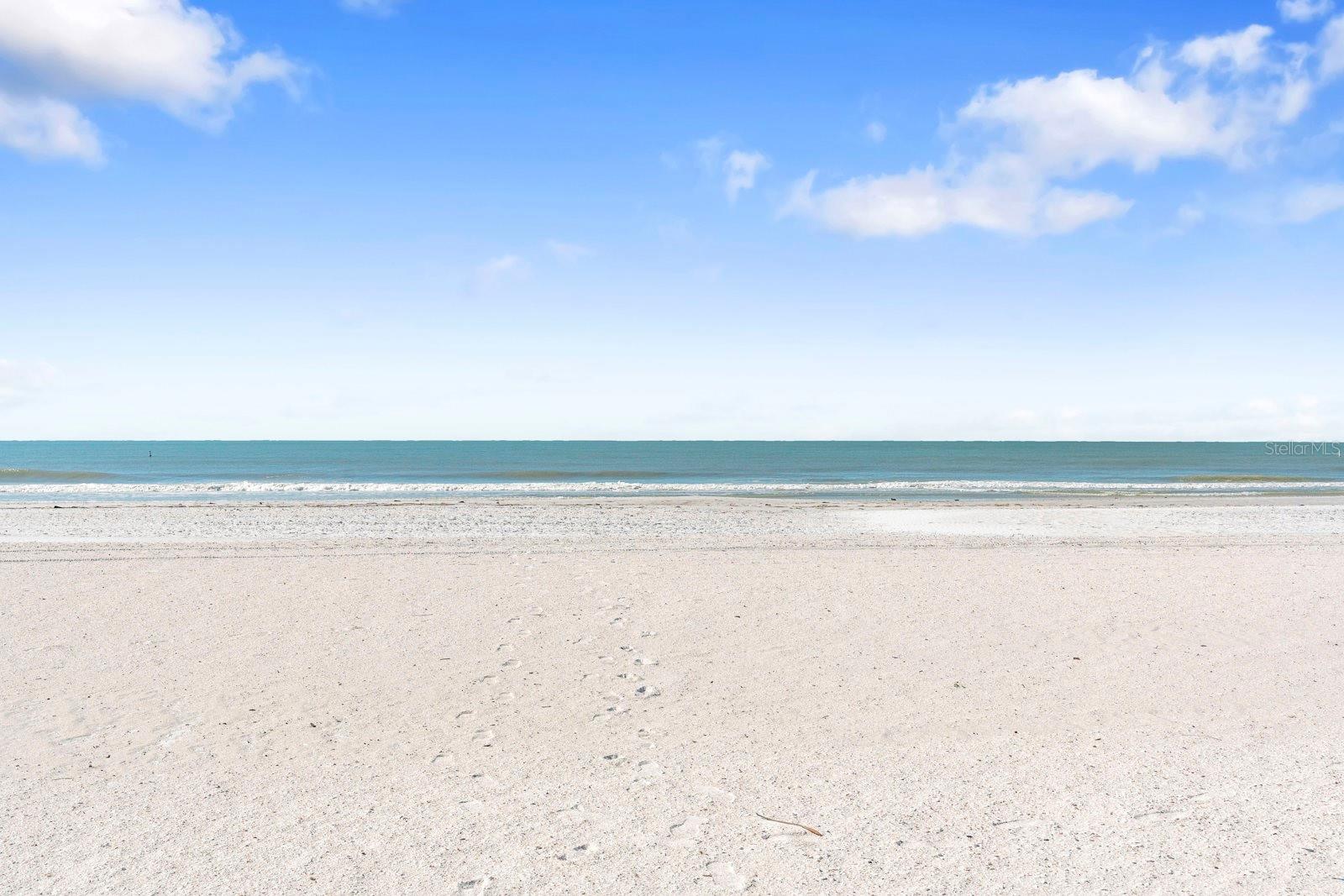 SILVER SANDS BEACH & RACQUET CLUB - Residential