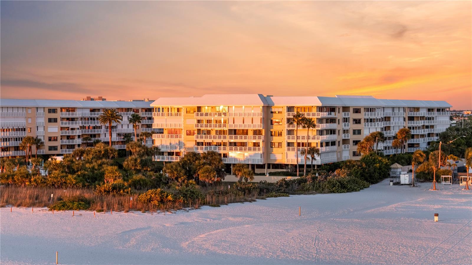 SILVER SANDS BEACH & RACQUET CLUB - Residential