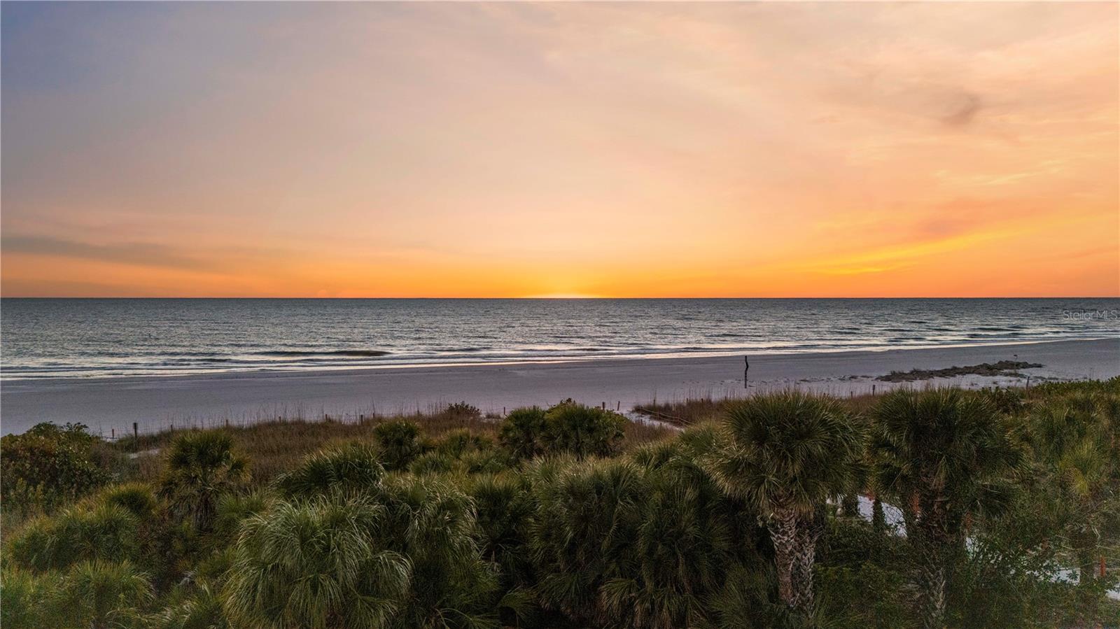 SILVER SANDS BEACH & RACQUET CLUB - Residential