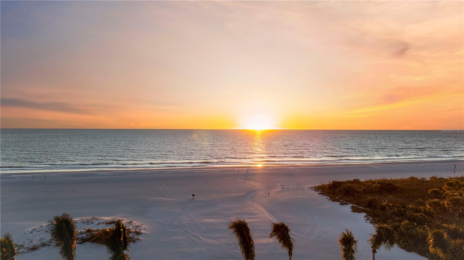 SILVER SANDS BEACH & RACQUET CLUB - Residential