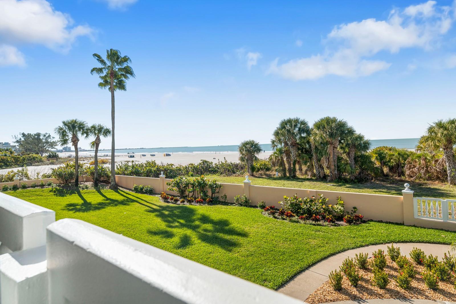 SILVER SANDS BEACH & RACQUET CLUB - Residential