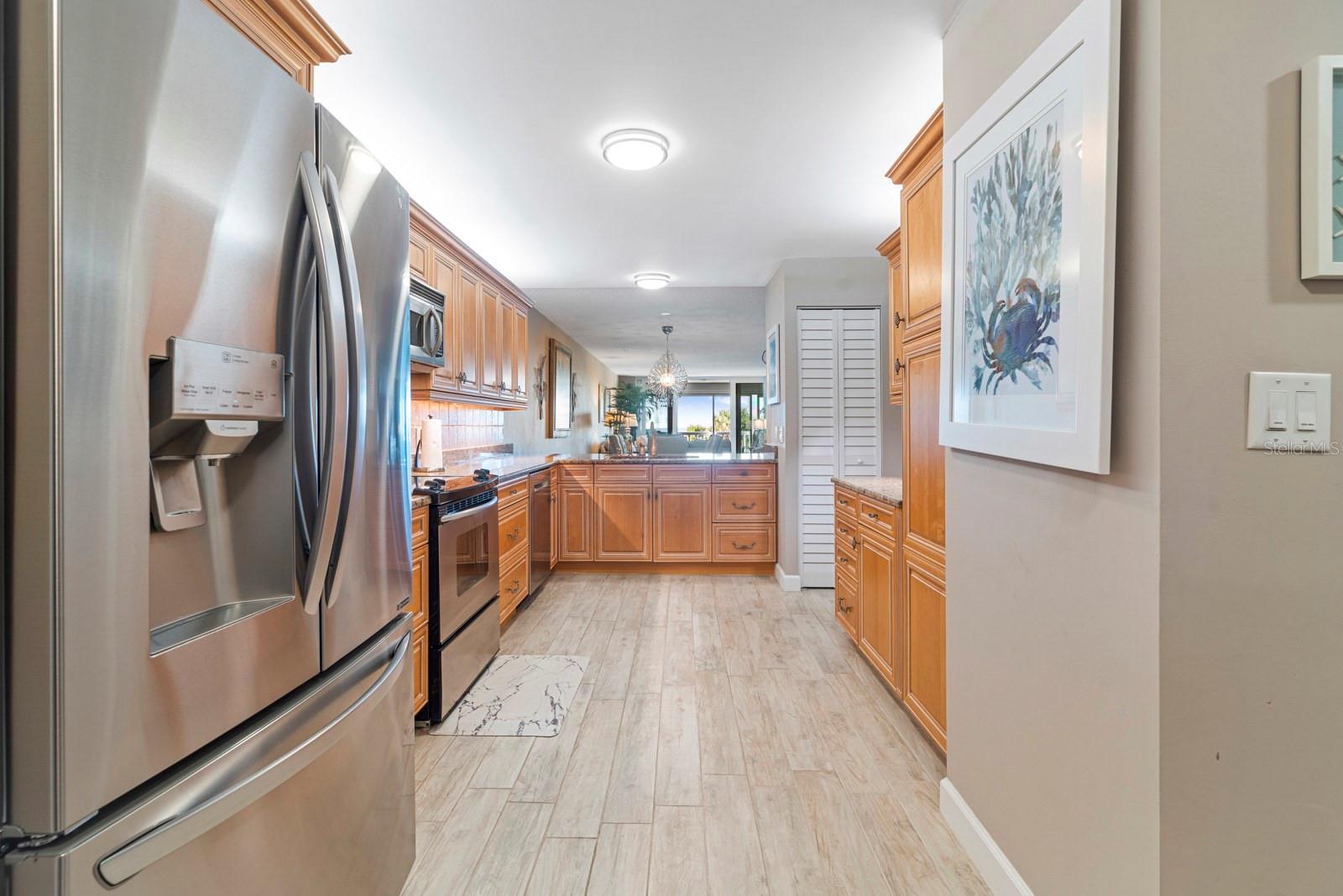 SILVER SANDS BEACH & RACQUET CLUB - Residential