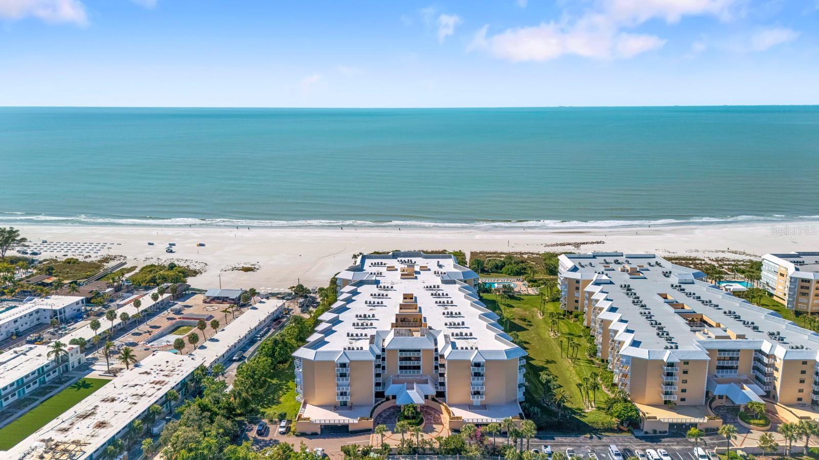 SILVER SANDS BEACH & RACQUET CLUB - Residential