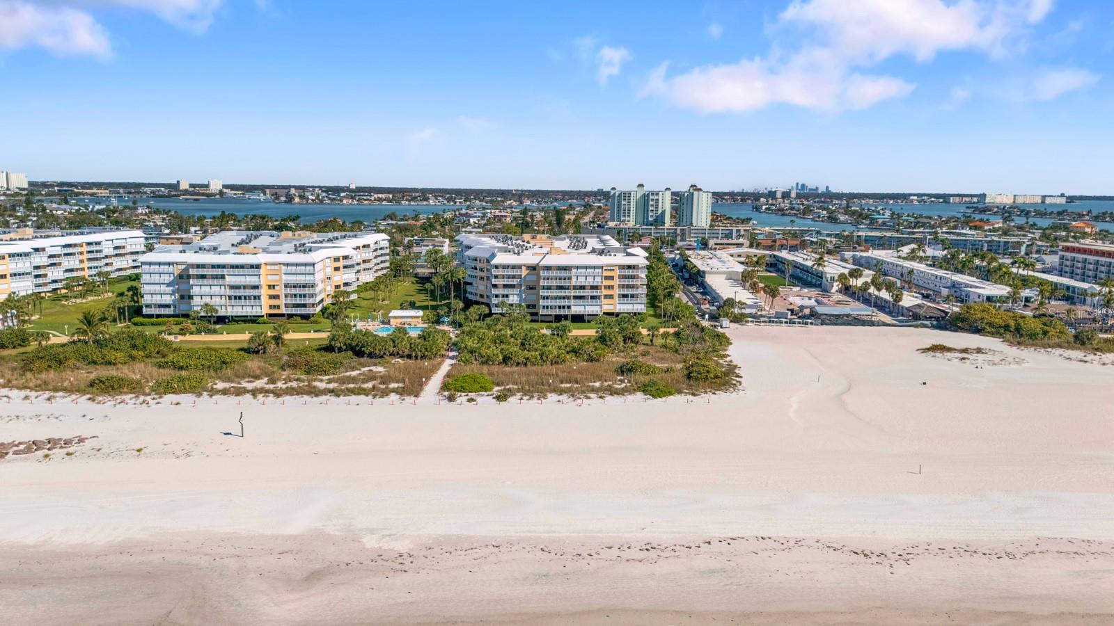 SILVER SANDS BEACH & RACQUET CLUB - Residential