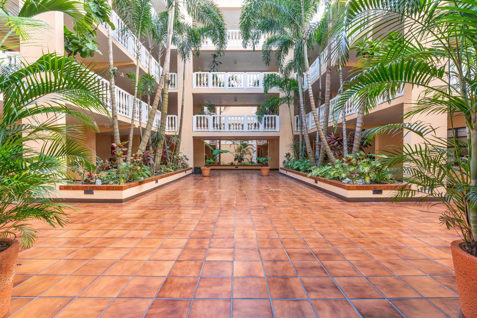 SILVER SANDS BEACH & RACQUET CLUB - Residential