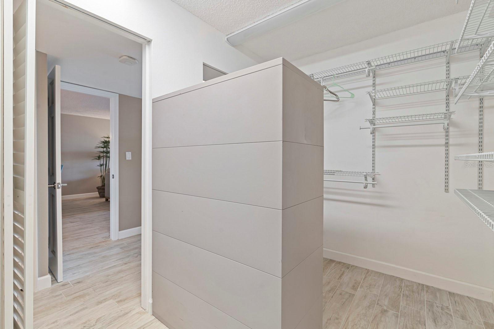 SILVER SANDS BEACH & RACQUET CLUB - Residential