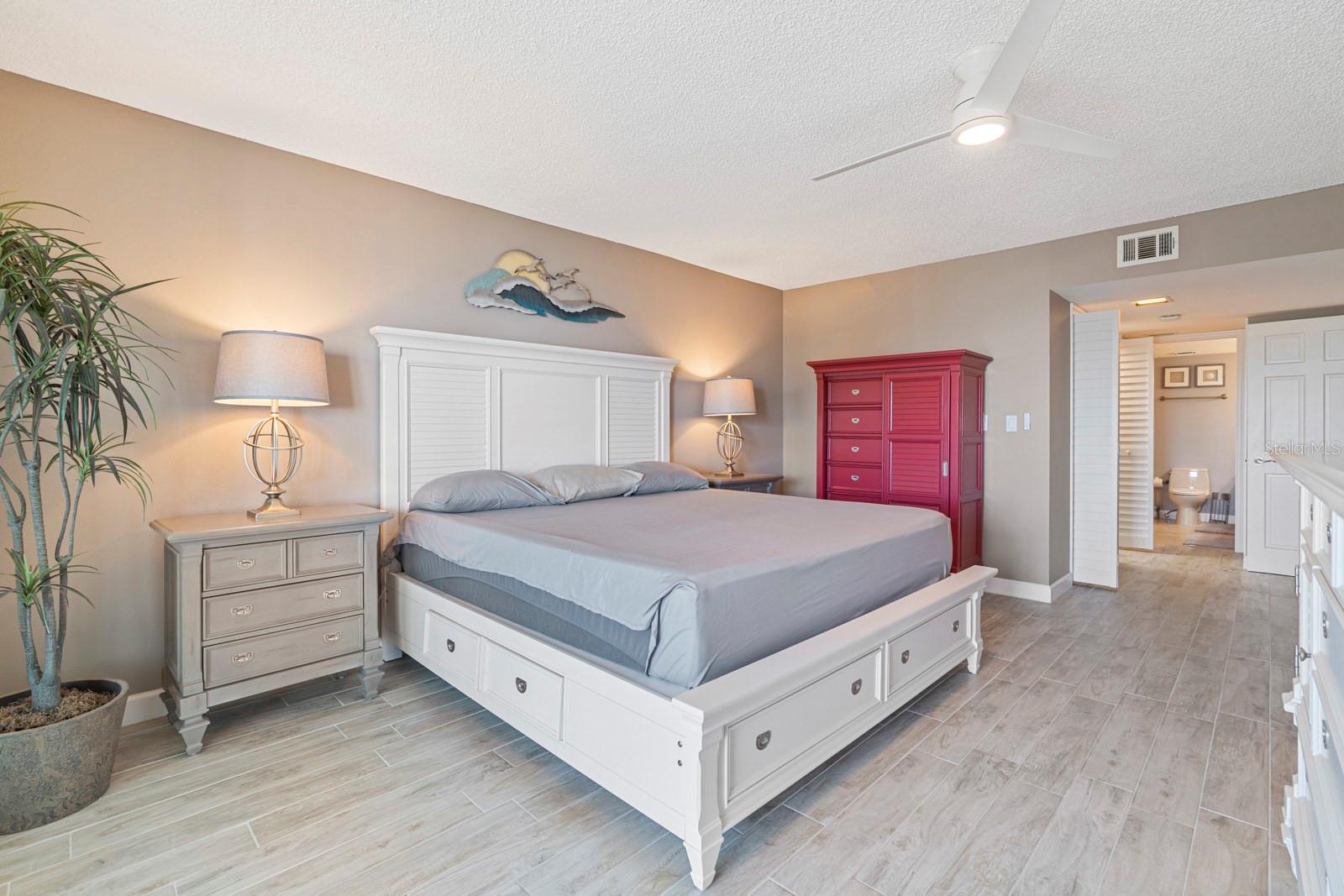 SILVER SANDS BEACH & RACQUET CLUB - Residential