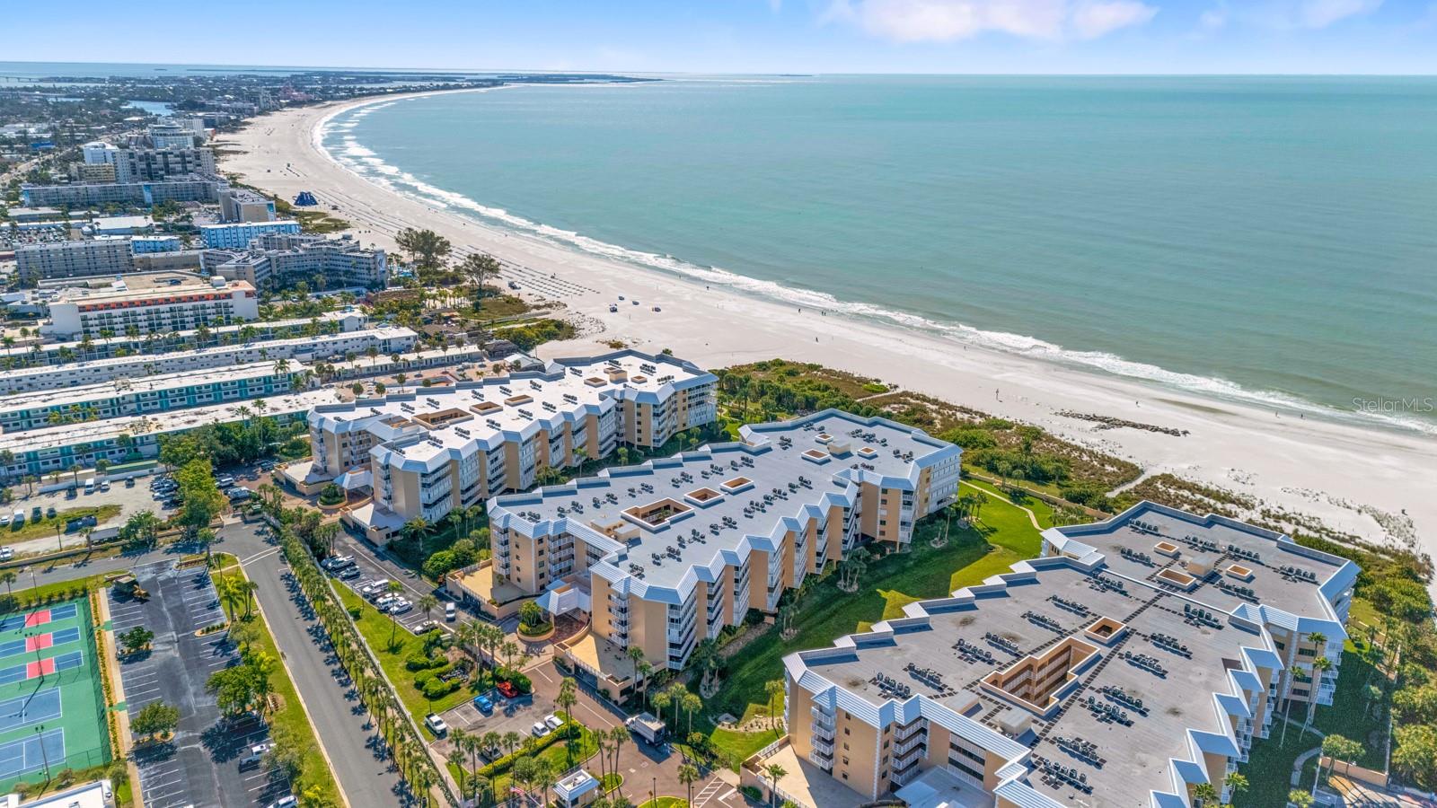 SILVER SANDS BEACH & RACQUET CLUB - Residential