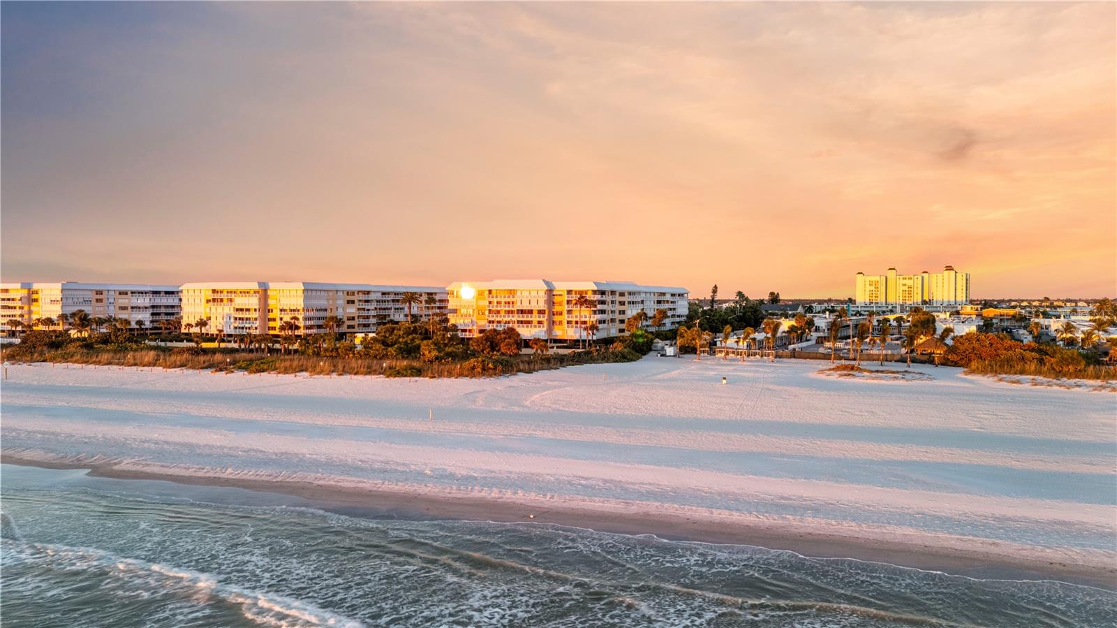 SILVER SANDS BEACH & RACQUET CLUB - Residential