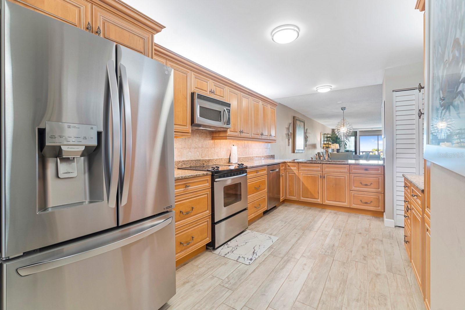 SILVER SANDS BEACH & RACQUET CLUB - Residential