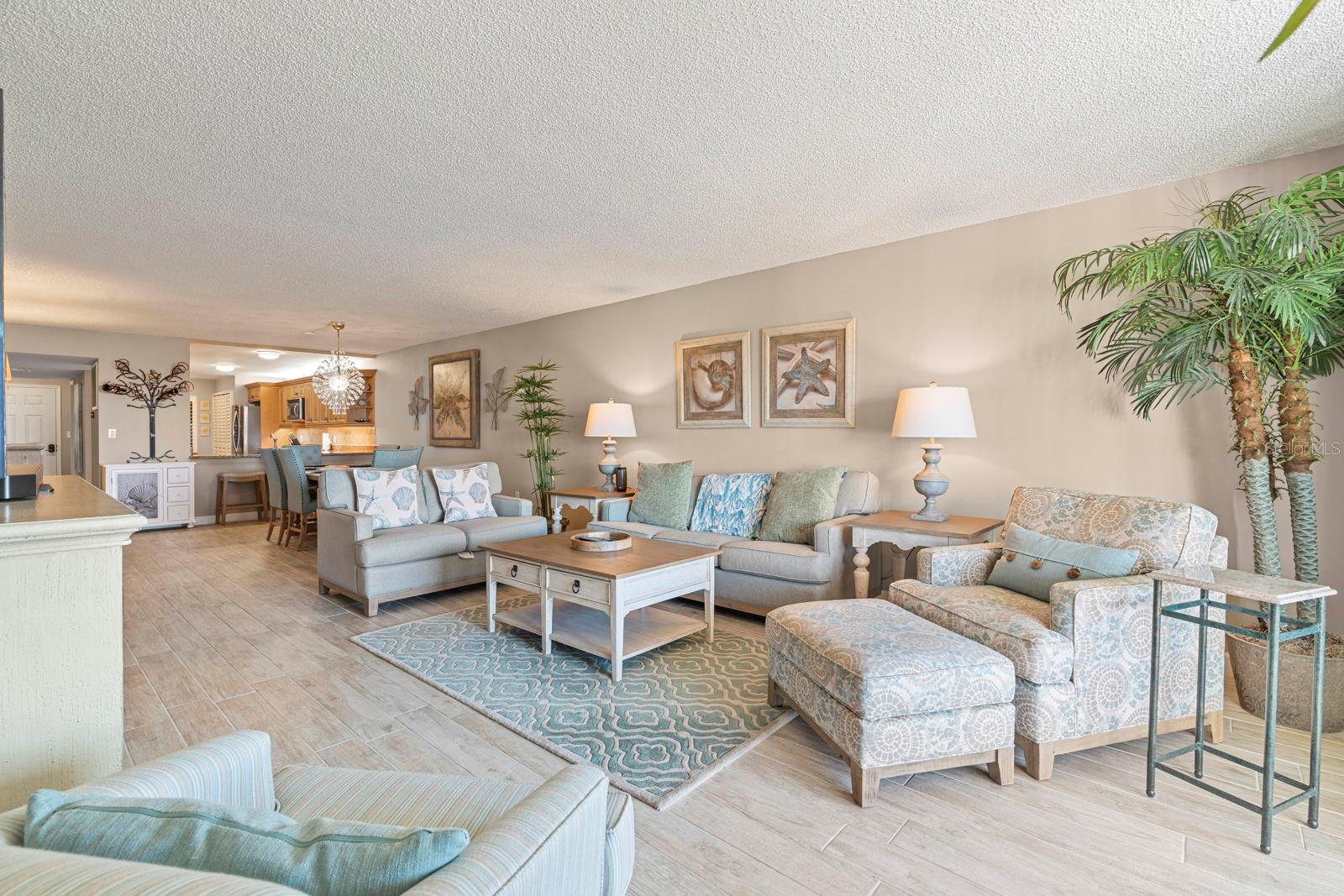 SILVER SANDS BEACH & RACQUET CLUB - Residential