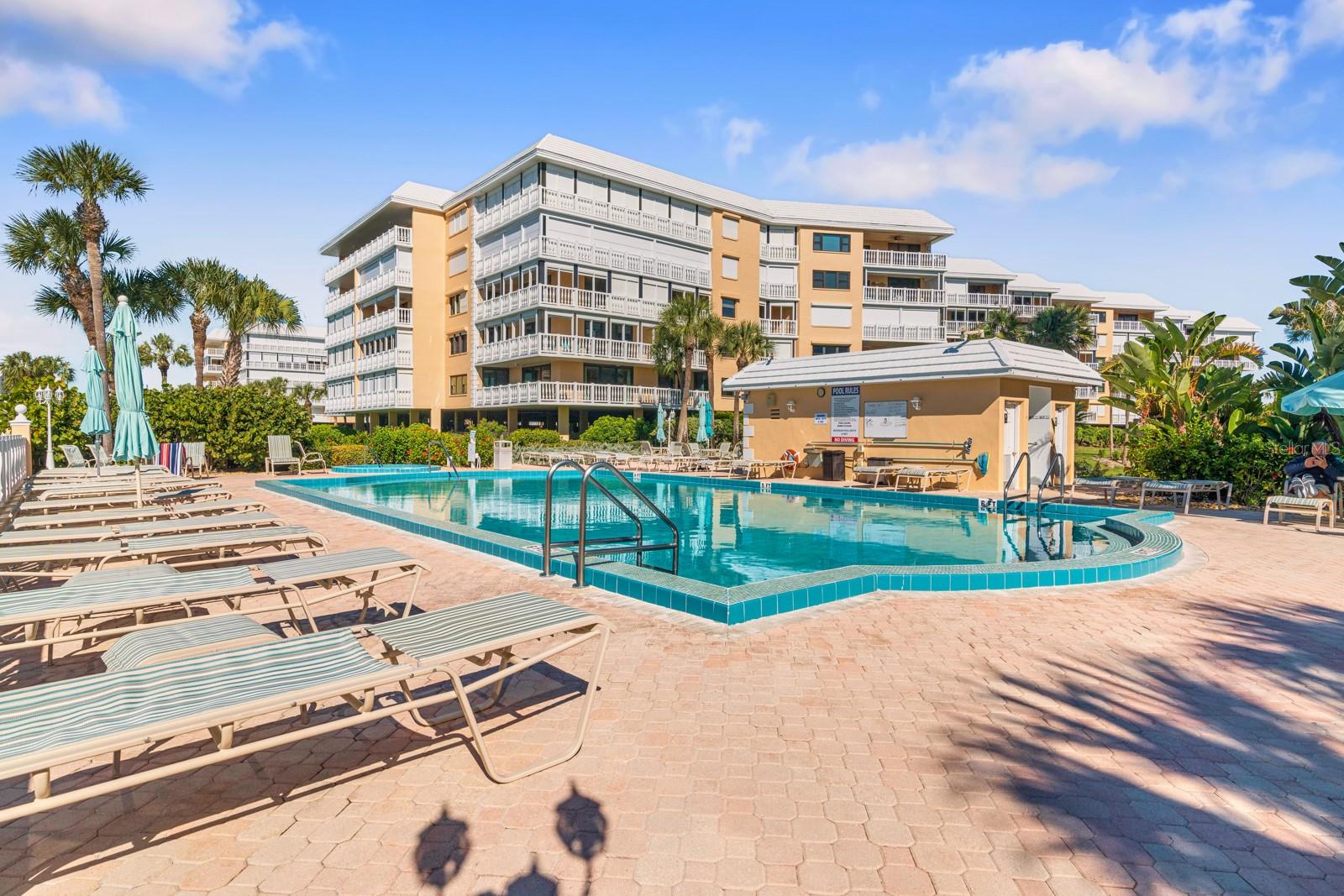 SILVER SANDS BEACH & RACQUET CLUB - Residential