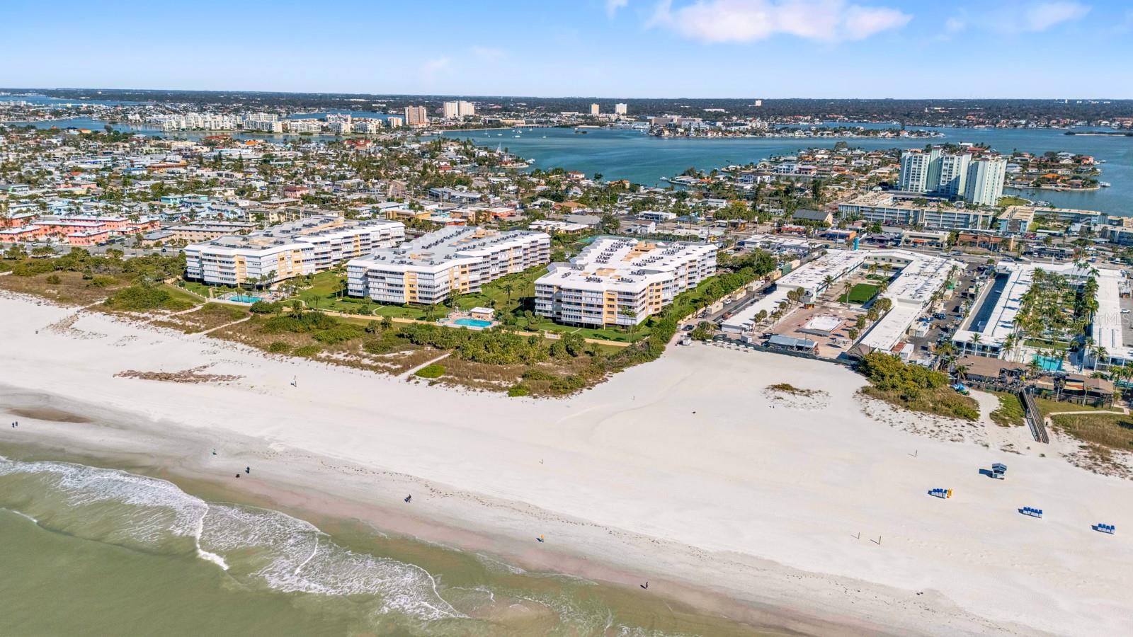 SILVER SANDS BEACH & RACQUET CLUB - Residential