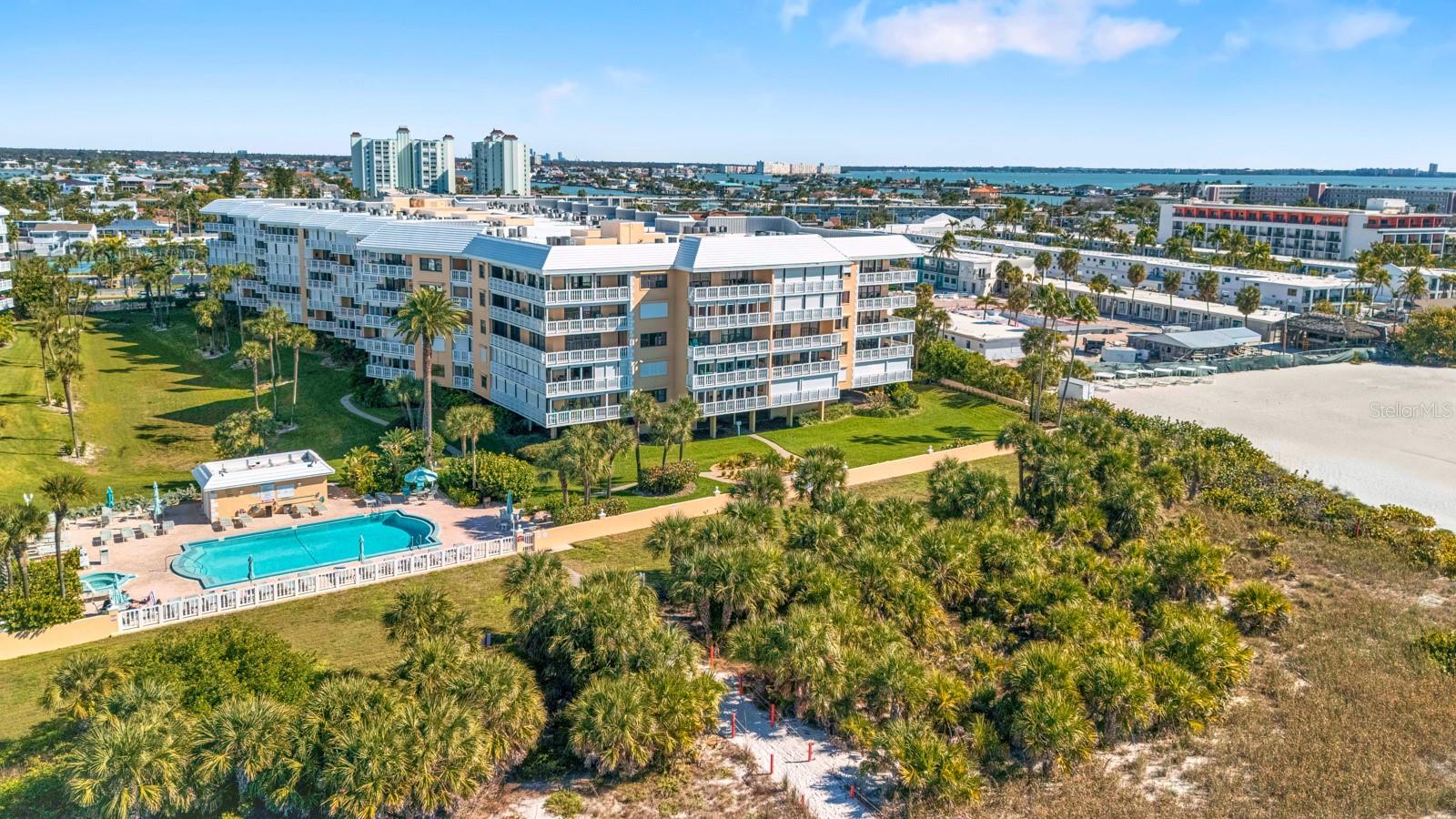 SILVER SANDS BEACH & RACQUET CLUB - Residential