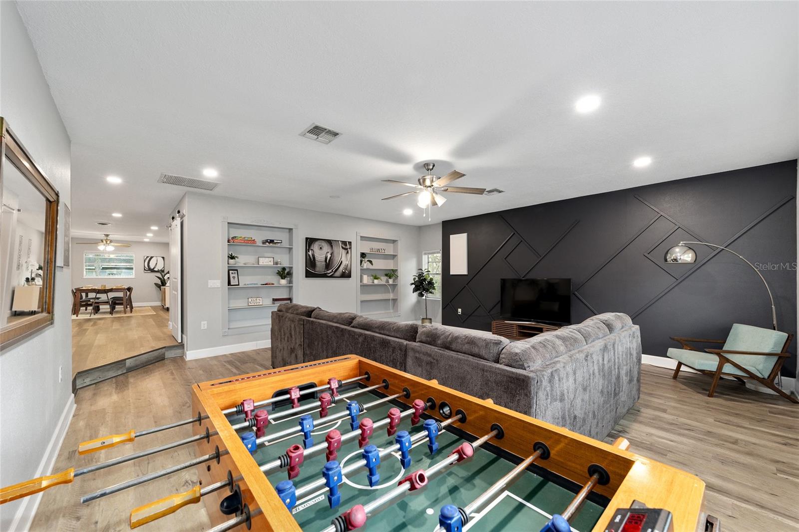 3823 SE 9TH PLACE