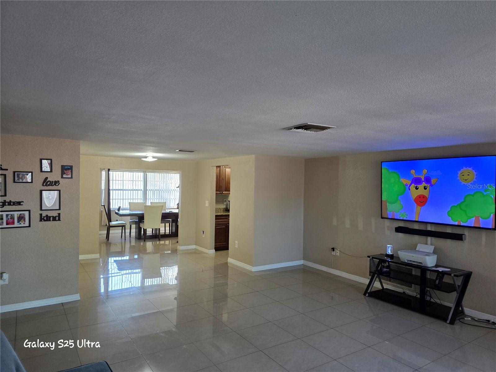 EMBASSY HILLS - Residential