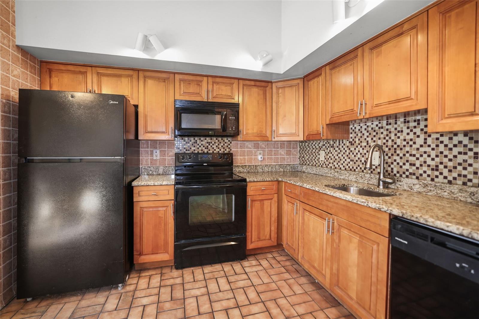 BENT TREE - Residential