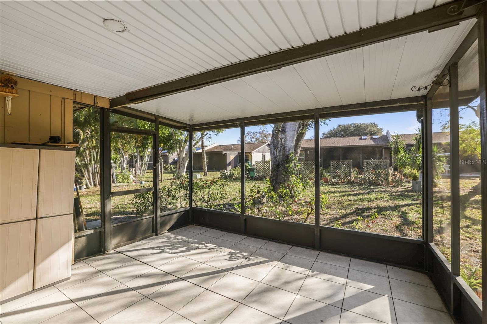 BENT TREE - Residential