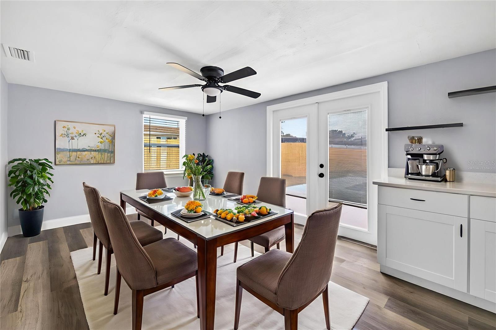 COLONIAL HILLS - Residential